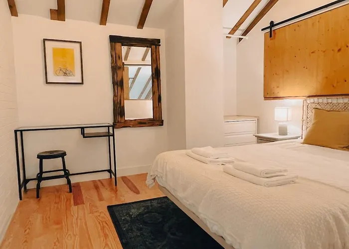 My Fair Lisbon - Unique Rustic Apartment Near Principe Real